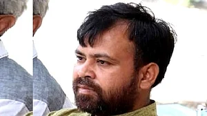 دہلی ایم سی ڈی الیکشن: کونسلر کا ٹکٹ دلانے کے نام پر 90 لاکھ کا مطالبہ، عآپ ایم ایل اے کے بہنوئی سمیت 3 گرفتار