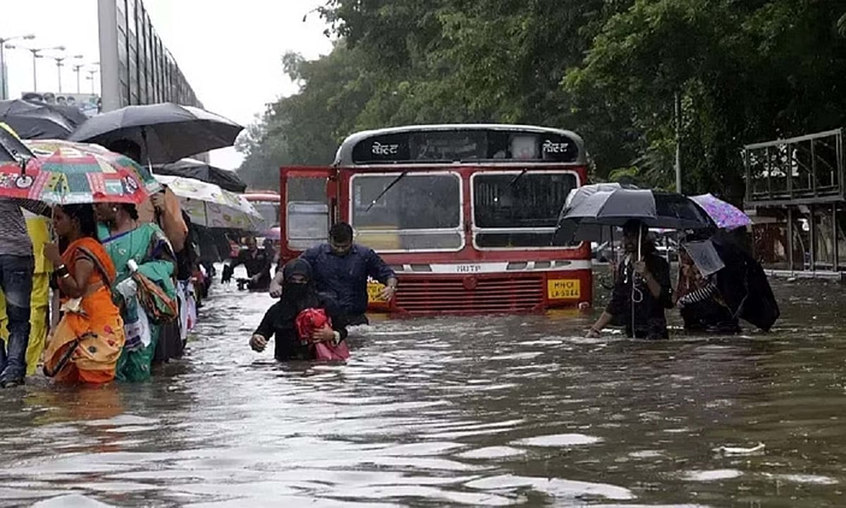 تمل ناڈو میں موسلادھار بارش کا امکان، دریا کے کنارے رہنے والے لوگوں کے لیے الرٹ جاری