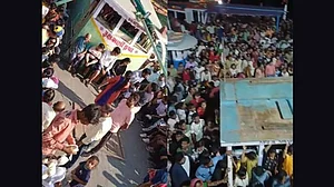 موربی پل سانحہ: گجرات کے دیو بھومی دوارکا میں 25 کشتیوں کے لائسنس منسوخ