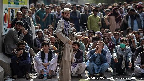 افغانستان میں طالبان نے 14 افراد کو سرعام کوڑے مارنے کی سزا دی