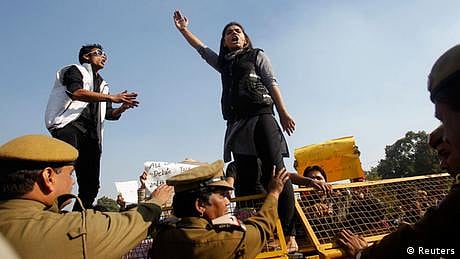 بھارت میں خواتین کے خلاف جرائم میں اضافے پر تشویش
