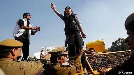 بھارت میں خواتین کے خلاف جرائم میں اضافے پر تشویش