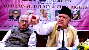 ہمیں بھائی چارہ کو ہر حالت میں قائم رکھنا ہے: فاروق عبداللہ