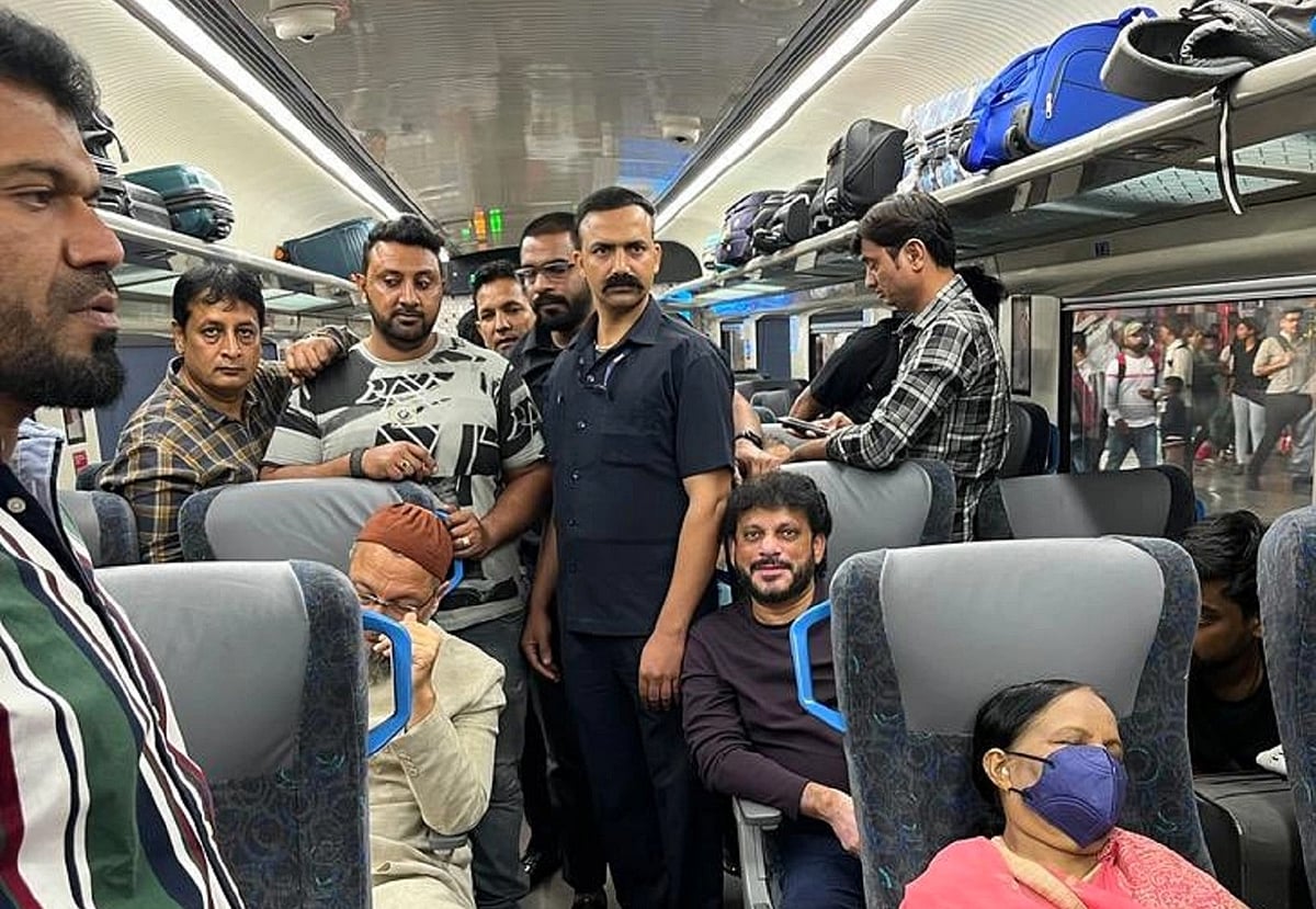 ’اویسی جھوٹے ہیں، ٹرین پر کوئی پتھراؤ نہیں ہوا‘، جانچ کے بعد گجرات پولیس کا دعویٰ