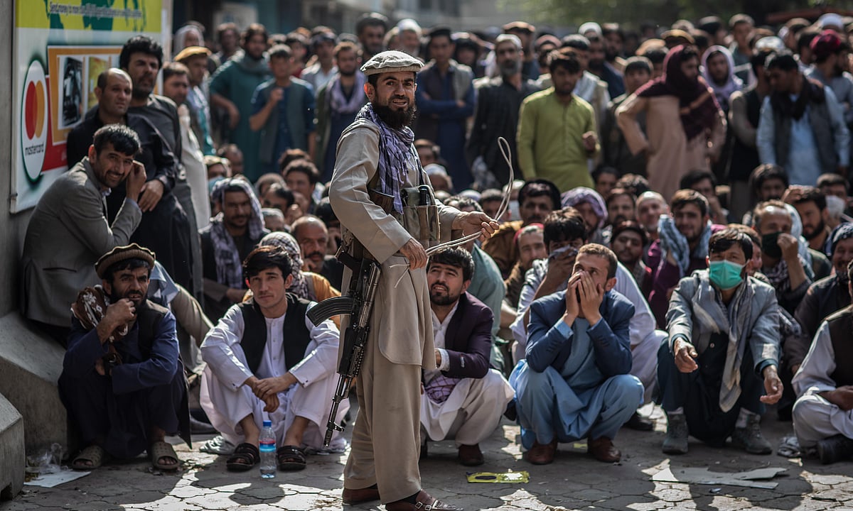 افغانستان میں 11 مرد اور 3 خواتین کو جرائم ثابت ہونے پر کوڑوں کی سزا