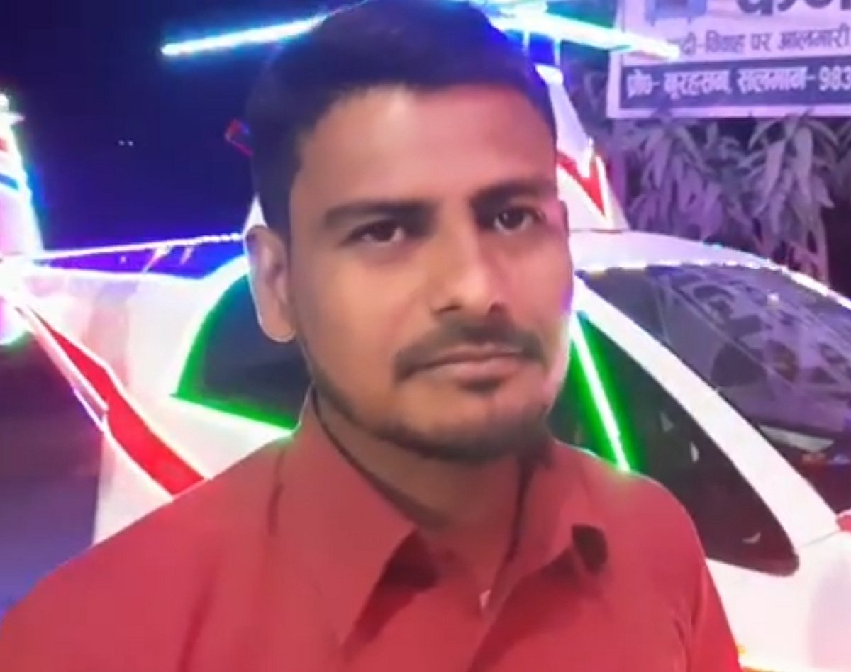 نینو سے بنا دیا ہیلی کاپٹر، اعظم گڑھ کے بارہویں پاس سلمان کا کمال، شادیوں کے لیے خوب ہو رہی بکنگ