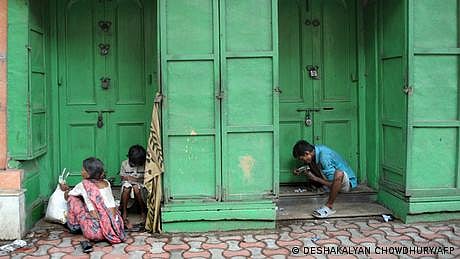 کیا بھارت منشیات اور شراب نوشی کے بحران کے دہانے پر ہے؟