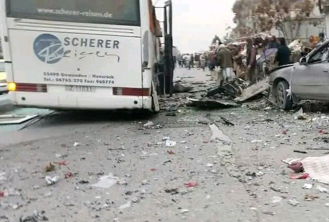 افغانستان: سرکاری ملازمین کو لے جانے والی بس دھماکے کا شکار، 7 افراد کی موت
