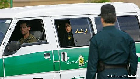 ایران کی ’’اخلاقی پولیس‘‘  کا پس منظر