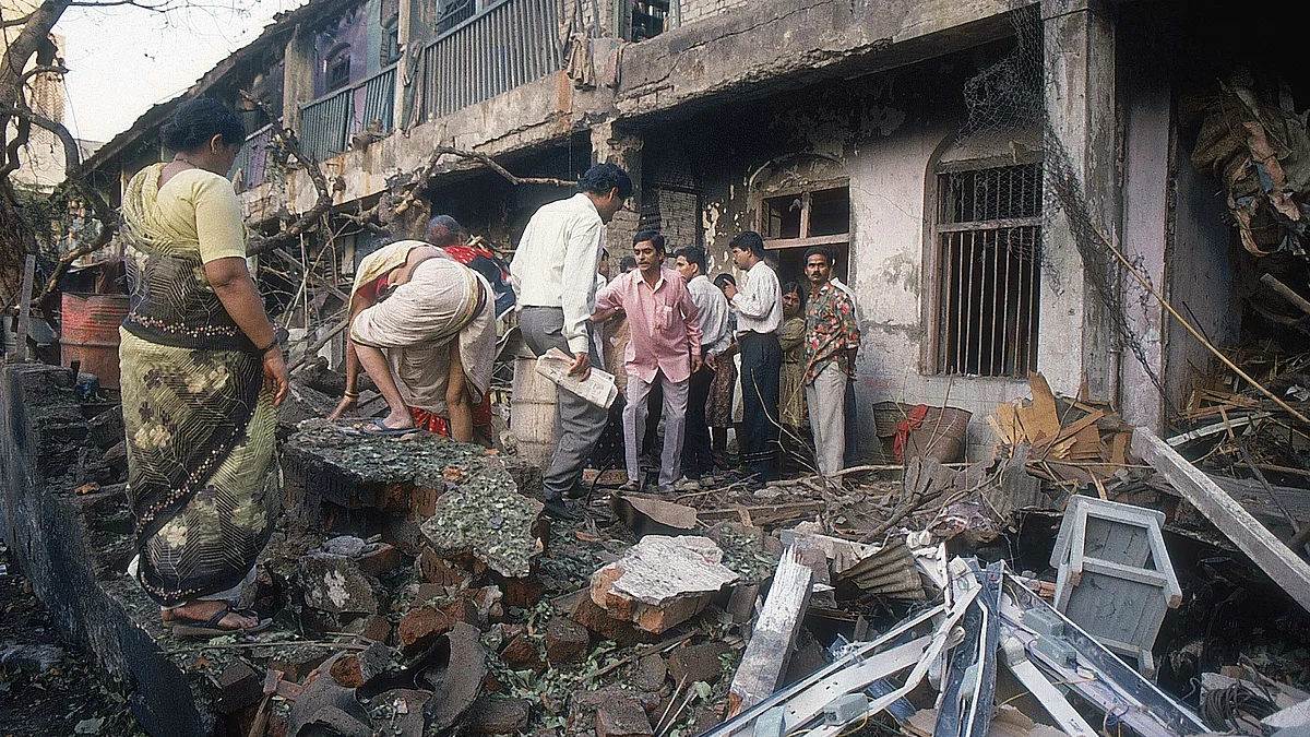 ممبئی میں دھماکہ کے بعد کی فائل تصویر / Getty Images