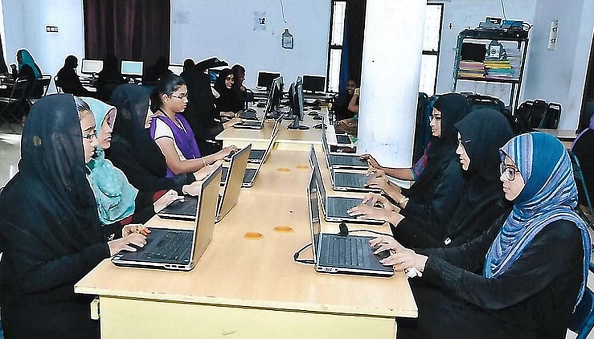 مولانا آزاد فیلوشپ بند کرنا مسلمانوں کے لئے نقصاندہ، حکومت کا اقلیت مخالف ایجنڈا جاری...رام پنیانی