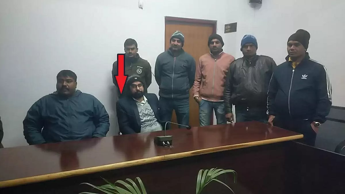 مدھیہ پردیش: ریوا میں ڈسٹرکٹ سی ای او شیلیش کمار پانڈے رشوت لیتے ہوئے گرفتار