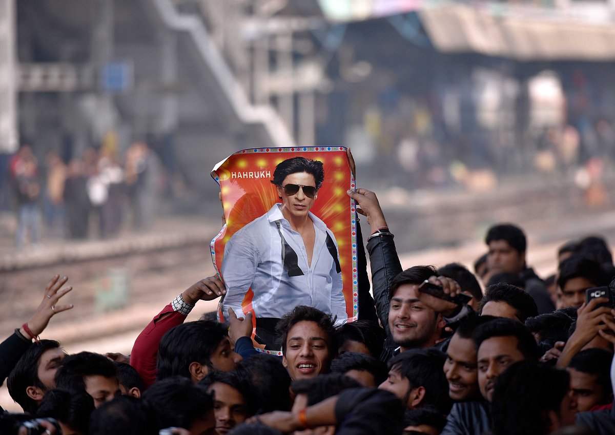 شاہ رخ خان کی فلم 'پٹھان' کی مخالفت کرنے والی ہندو تنظیموں کے تیور ہوئے نرم! ’لوگ خود فیصلہ کریں کہ فلم دیکھنی ہے یا نہیں‘