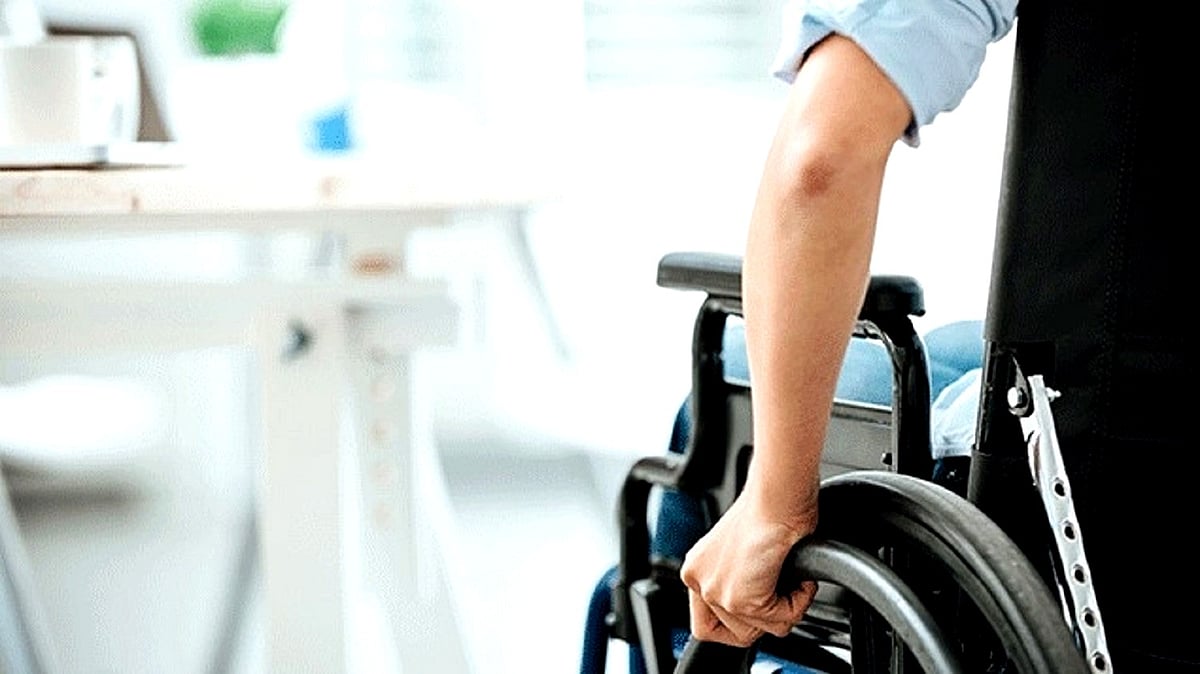 معذوروں کے لیے کیوں نہیں بنی بیمہ پالیسی؟