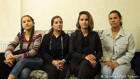 ہم انسانی حقوق کے لیے لڑائی جاری رکھیں گے، افغان خاتون کارکن