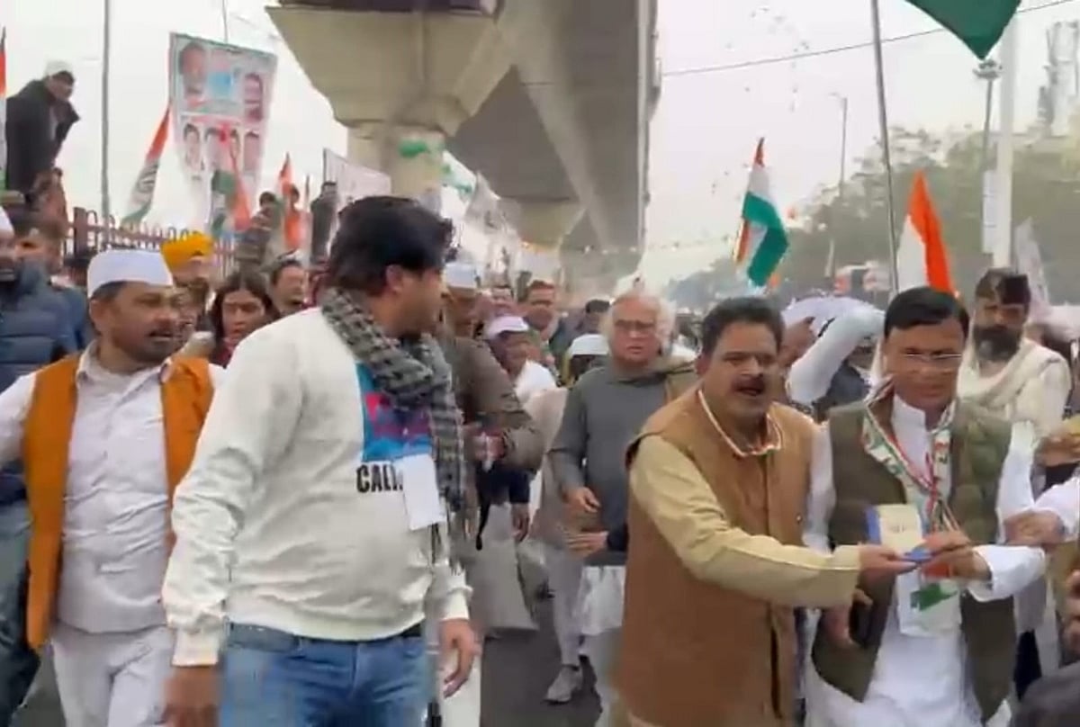 بھارت جوڑو یاترا جب دہلی کے مسلم علاقوں سے گزری تو دینی مدارس کے ذمہ داران بھی پُرجوش نظر آئے