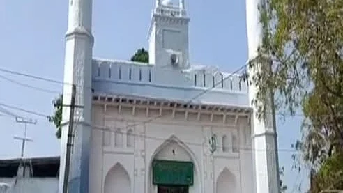 <div class="paragraphs"><p>درگاہ حضرت لاڈلے مشاٸخ</p></div>