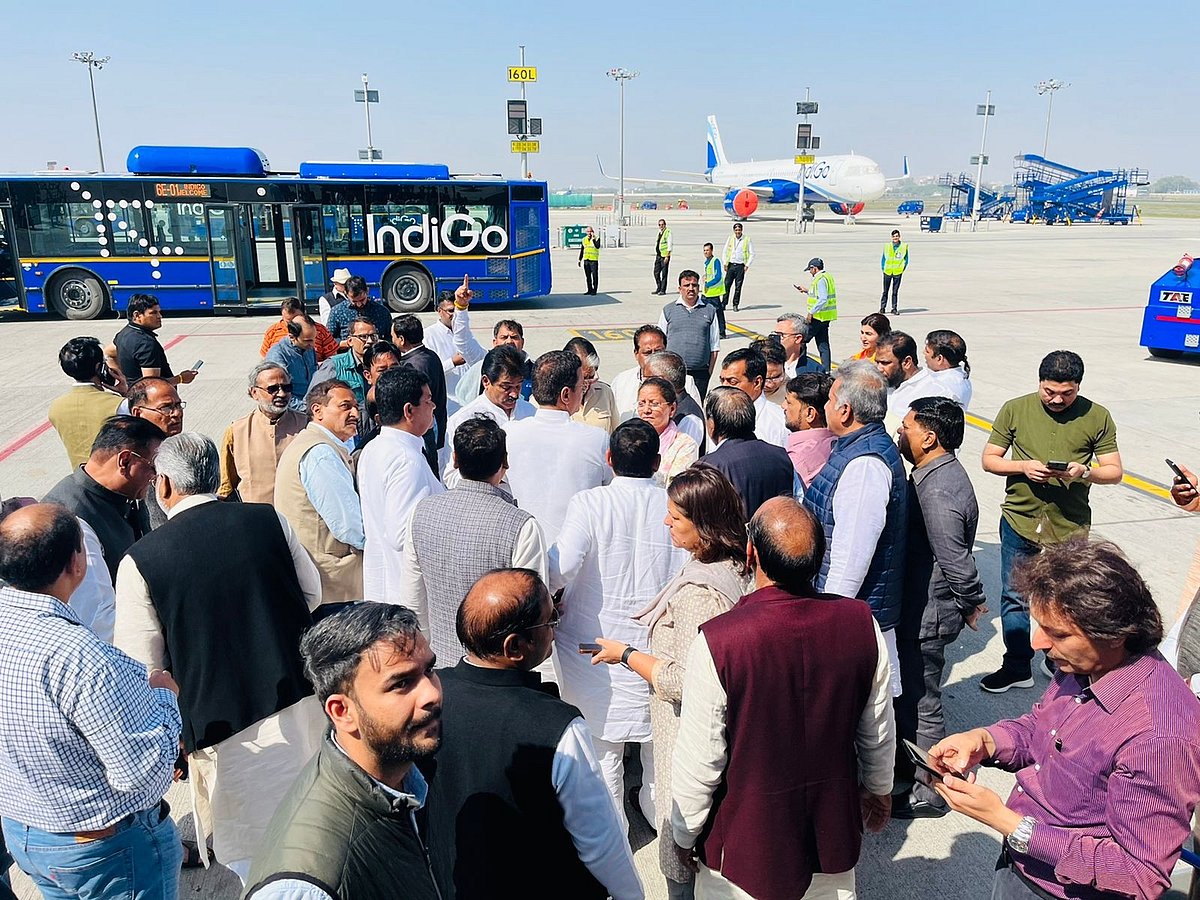 پون کھیڑا کی دہلی ایئرپورٹ سے گرفتاری، آسام میں درج مقدمہ کے سلسلہ میں کارروائی، کانگریس نے کہا- ’یہ تاناشاہی ہے‘