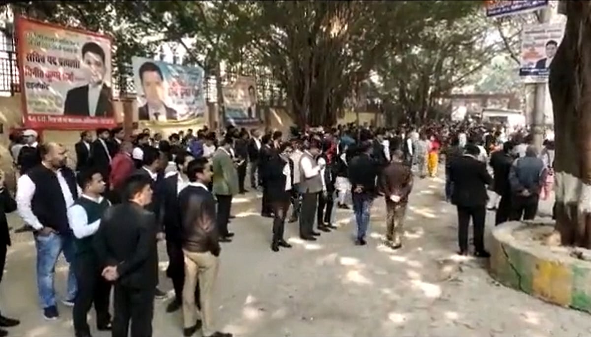 غازی آباد میں تیندوے کی دہشت! وکلا کی ہڑتال، عدالتی امور معطل