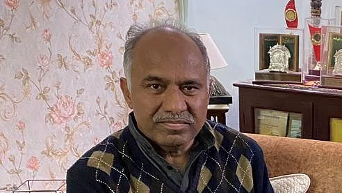 <div class="paragraphs"><p>پروفیسر ابن کنول</p></div>