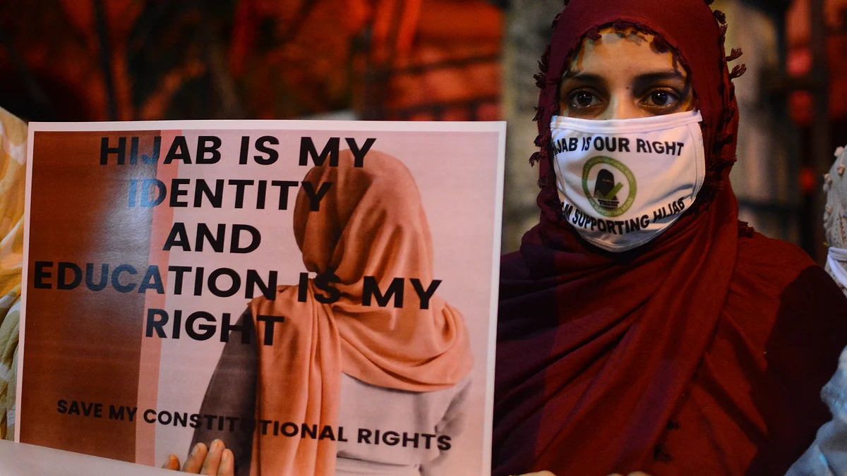 <div class="paragraphs"><p>حجاب کے حق میں احتجاج کی فائل تصویر / Getty Images </p></div>