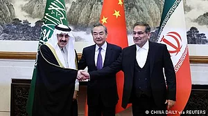 عالم اسلام میں وہ سیاسی تبدیلیاں رونما ہوں گی جس کی توقع نہیں کی جا سکتی... ظفر آغا