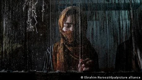 ’افغان خواتین کی مدد کے لیے ہر ممکن ذرائع استعمال کیے جائیں‘