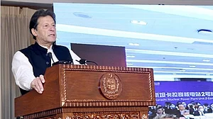 عمران خان کو ملنے والی قتل کی دھمکیوں کی تحقیقات کے لیے کمیشن بنانے کا فیصلہ