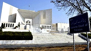 پنجاب الیکشن: عجب پاکستان میں سیاست کا غضب کھیل، وفاقی کابینہ نے سپریم کورٹ کے فیصلہ کو ہی مسترد کر دیا