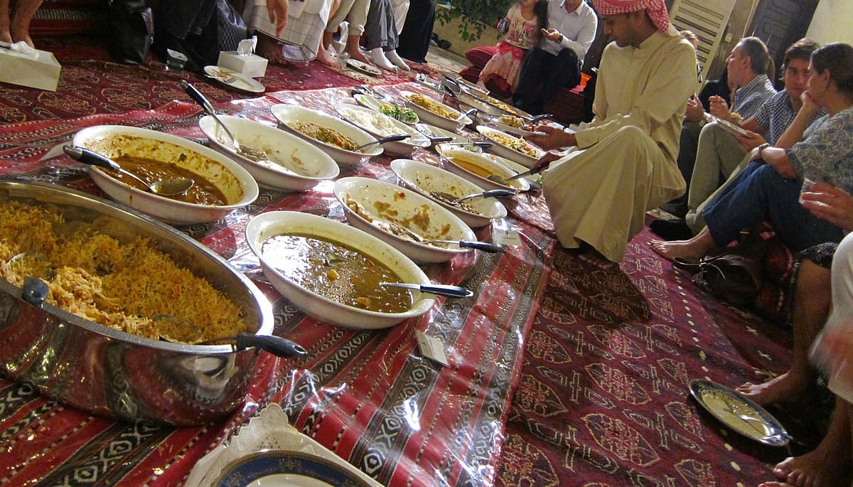 رمضان المبارک: اجازت نامہ کے بغیر افطار کا کھانا تقسیم کرنے پر 27 ہزار ڈالر جرمانہ، جانیں کہاں؟