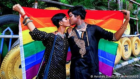 بھارتی ہم جنس جوڑے اپنی شادی قانونی بنانے کے لیے پرعزم