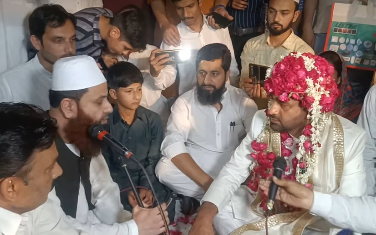 الیکشن نے کرا دیا مامون شاہ اور ثنا خان کا نکاح! دلہن کے لباس میں کاغذات نامزدگی کیے داخل