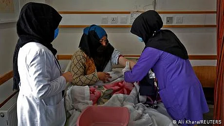 افغانستان میں اب اقوام متحدہ کے خواتین عملے پر بھی پابندی
