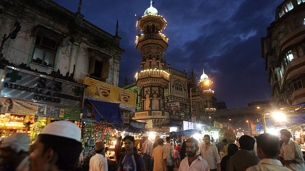 <div class="paragraphs"><p>ممبئی کی محمد علی روڈ کی تصویر / Getty Images</p></div>