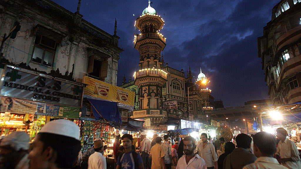 <div class="paragraphs"><p>ممبئی کی محمد علی روڈ کی تصویر / Getty Images</p></div>