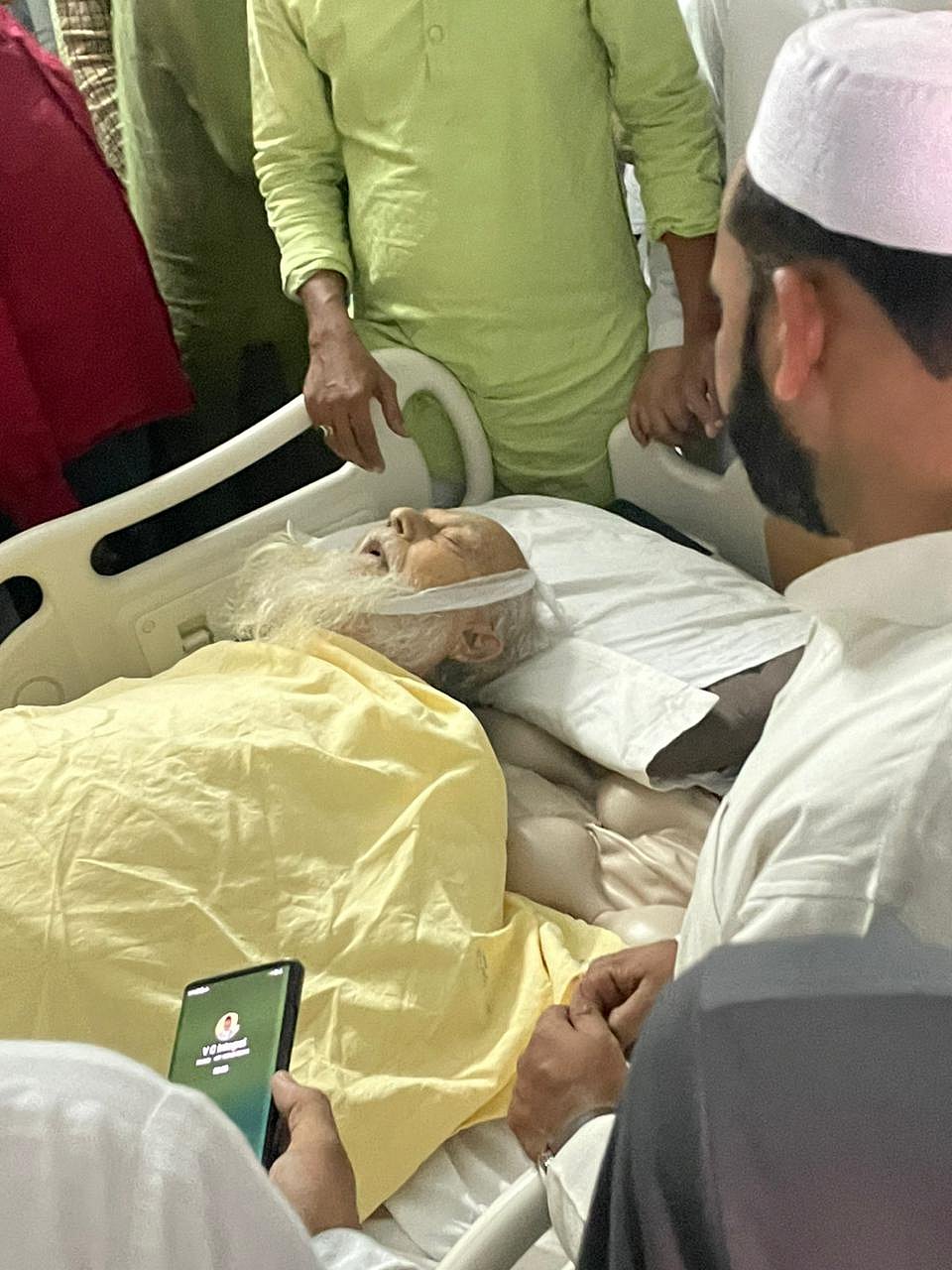 آہ : وہ جگانے والا سو گیا
