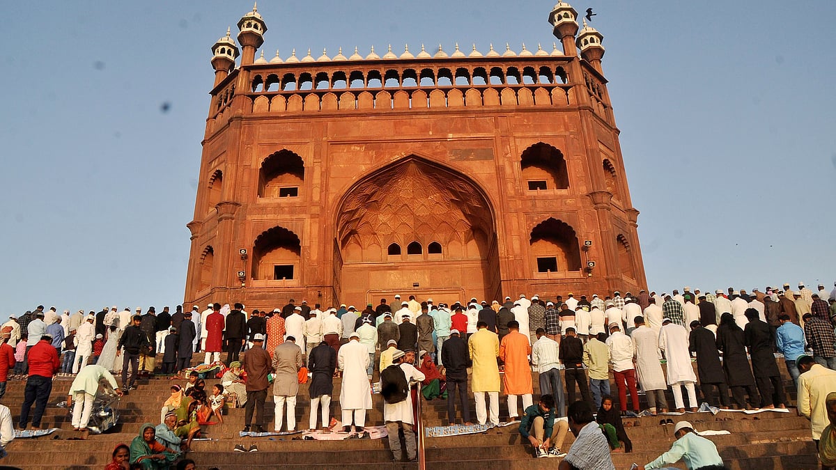 <div class="paragraphs"><p>تصویر جامع مسجد عید الفطر یو این آئی</p></div>