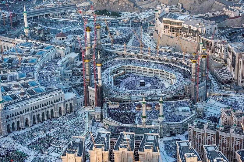 عظیم حرم مکہ میں رمضان کے ماحول کی دل موہ لینے والی تصاویر