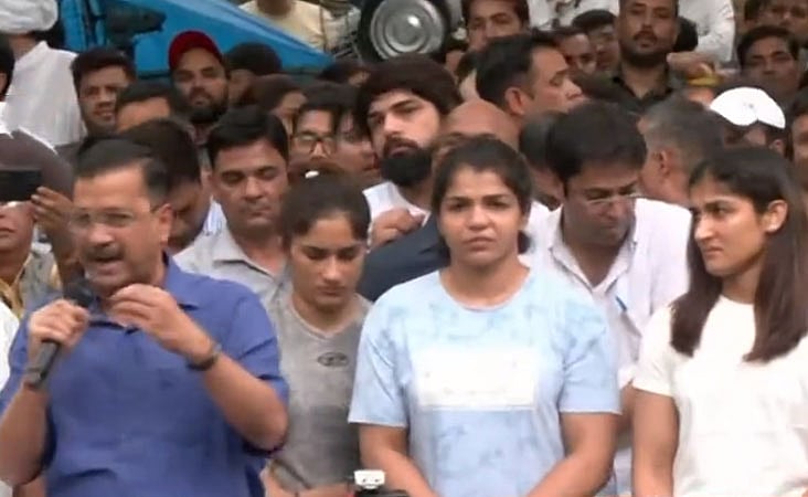 اہم خبریں LIVE: جنتر منتر پر مظاہرہ کر رہے پہلوانوں سے ملاقات کے لیے پہنچے وزیر اعلیٰ کیجریوال