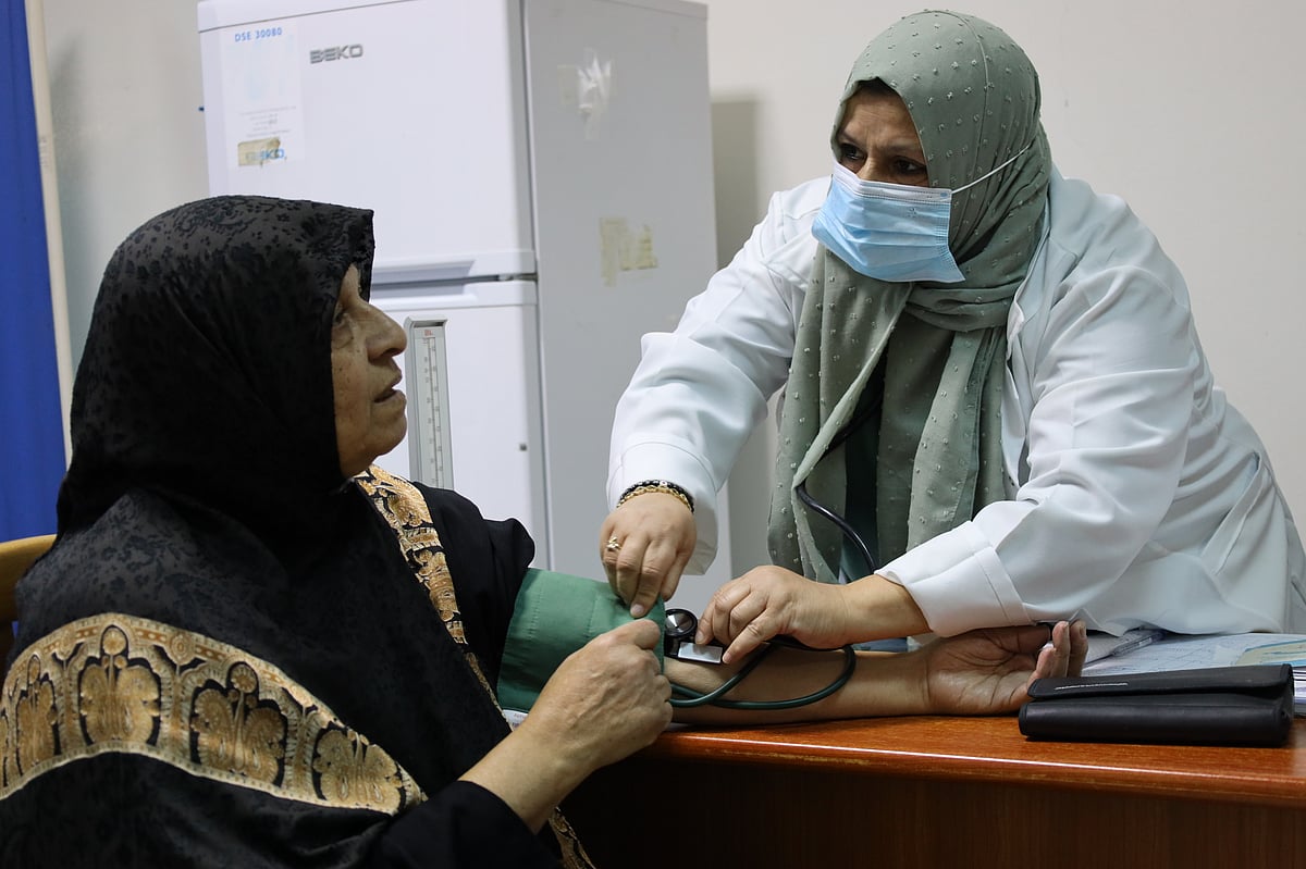 <div class="paragraphs"><p>بڑھتی عمر میں ہائی بلڈ پریشر ایک اہم مسئلہ / Getty Images</p></div>