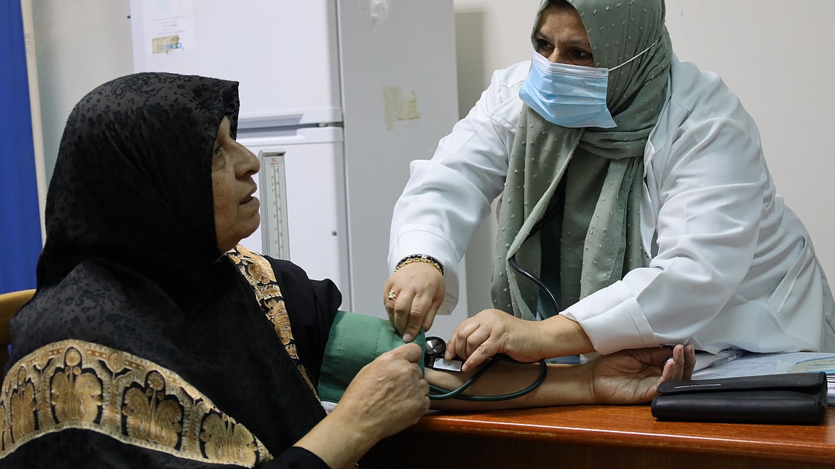 <div class="paragraphs"><p>بڑھتی عمر میں ہائی بلڈ پریشر ایک اہم مسئلہ / Getty Images</p></div>