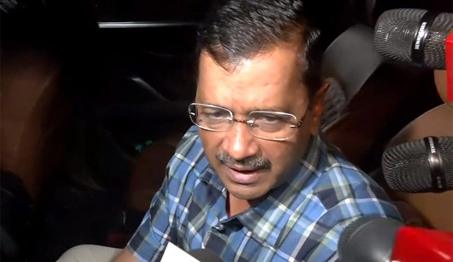 کیجریوال نہیں لیفٹیننٹ گورنر کو افسران کے تبادلے کا اختیار، مرکز آرڈیننس لائی