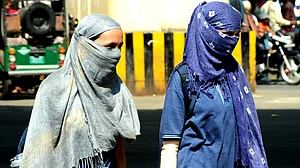 ملک بھر میں چلچلاتی دھوپ، لو کے تھپیڑوں اور شدید گرمی نے کیا جینا محال