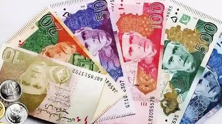 پڑھے لکھے پاکستانی نوجوان ملک چھوڑنے پر مجبور