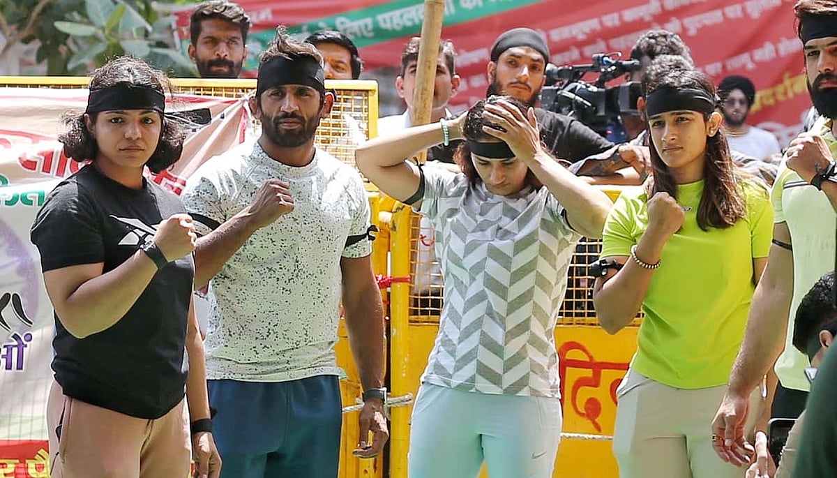 دہلی: جنتر منتر پر پہلوانوں کے احتجاج کا ایک مہینہ مکمل، آج انڈیا گیٹ پر نکالیں گے کینڈل مارچ