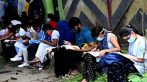 ملک بھر کی 242 یونیورسٹیوں میں داخلے کے لیے ’سی یو ای ٹی- یو جی‘ امتحانات شروع