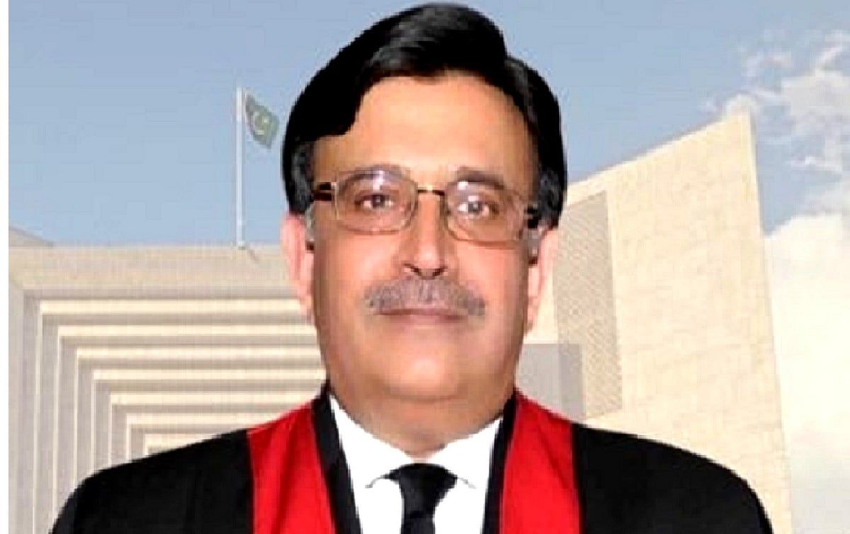 پاکستان: عمران خان کی رِہائی کا فیصلہ سنانے والے چیف جسٹس عمر عطا بندیال کو ہٹانے کی کوششیں شروع