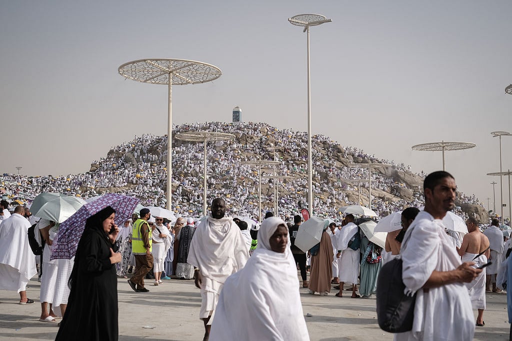 حج 2023: عازمین حج کی مزدلفہ سے منی واپسی، رمی جمرات کے بعد قربانی کا فریضہ انجام دیں گے