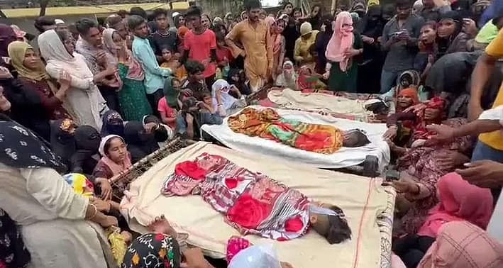<div class="paragraphs"><p>مہلوکین کی لاشیں</p></div>