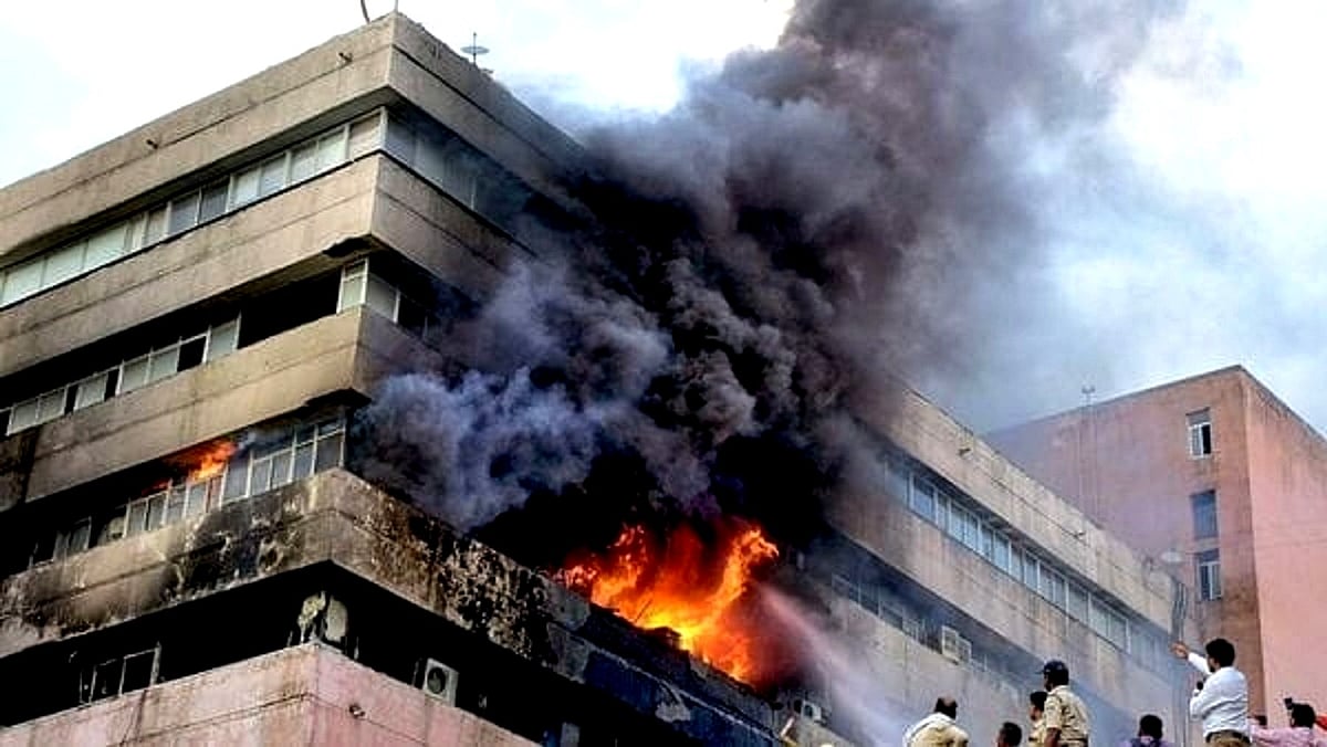 مدھیہ پردیش: ستپورا بھون کی آگ میں 12000 فائلیں تباہ ہونے پر کمل ناتھ نے حکومت سے پوچھا ’جلی یا جلائی گئیں‘